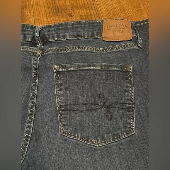 Levi’s Blue Women's Flare Jeans - Picture 7 of 8